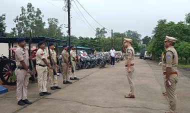 उत्कृष्ट टर्न आउट वाले पुलिस कर्मचारियों को किया पुरस्कृत