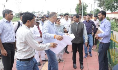 पश्चिम रेलवे के महाप्रबंधक गुप्‍ता ने उज्जैन में सिंहस्थ से जुड़ी रेलवे की तैयारियां देखी