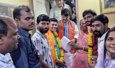 नगरपालिका चुनाव के तीन साल बाद भाजपा में शामिल हुए वार्ड 9 की पार्षद और उनके पुत्र दशरथ कसानिया