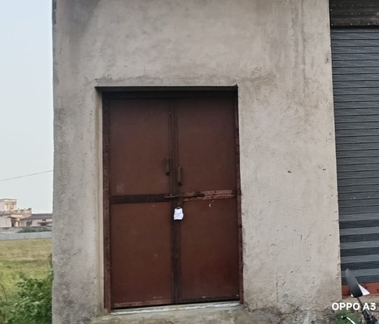 जावरा में पटाखा कारोबारी का गोदाम सील, बिना  लाइसेंस कर रखा था भंडारण