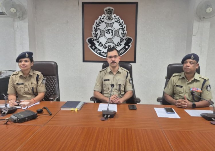ईरानी गैंग के दो बदमाशों ने नकली पुलिस बन सैलाना में वृद्ध से ठगे सोने के आभूषण, असली पुलिस ने जावरा तक पीछा कर आभूषण जब्त किए, आरोपी भागे