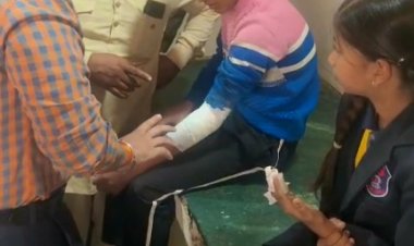 चिकलाना के पास मैजिक वाहन पलटा, शिक्षिका सहित स्कूली बच्चे घायल, 7 को ज्यादा चोट आई