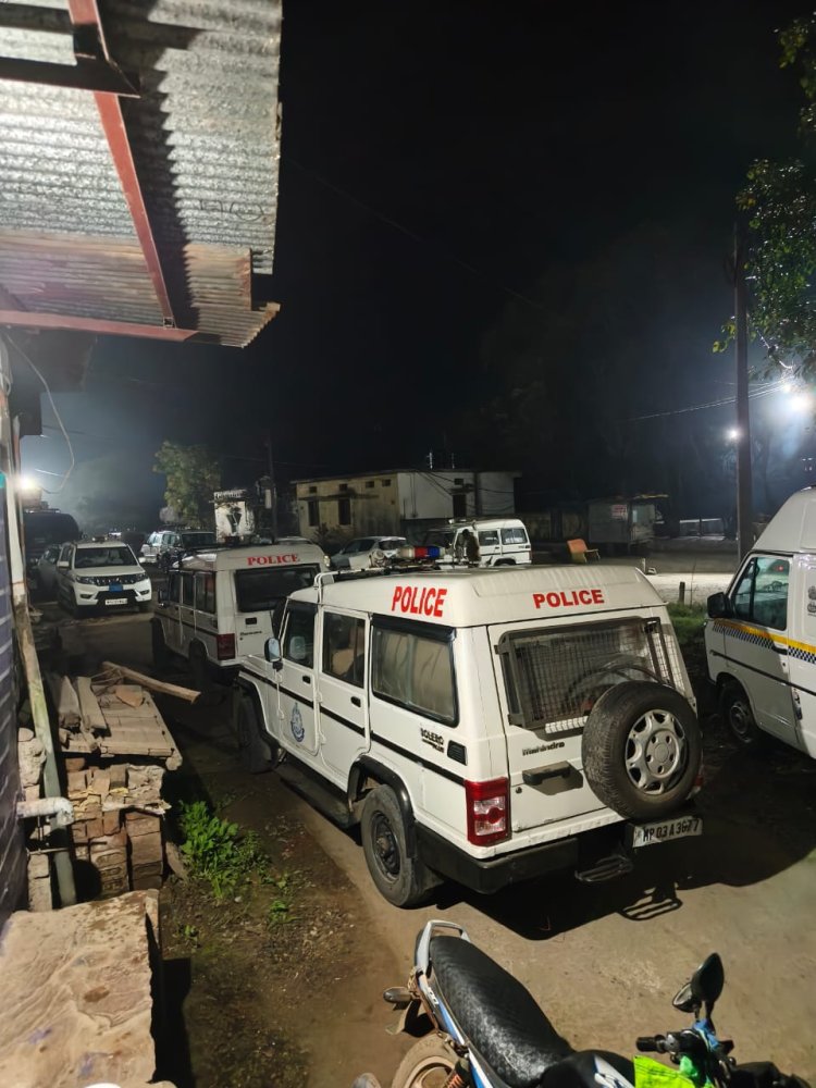 रतलाम जिला पुलिस ने चिकलाना में पकड़ी ड्रग्स बनाने की फैक्ट्री, आरोपी के घर में ही बड़ी मात्रा में बना रहे थे ड्रग्स