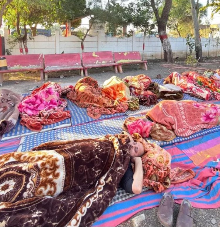 खनिज विभाग की कार्यवाही को गलत बताते हुए रात भर थाने के बाहर सोए रहे जीवन सिंह और समर्थक