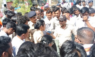 चार घंटे चक्काजाम : ताल में छेड़छाड़ के आरोपी का जुलूस निकालने की मांग पर अड़े ग्रामीण