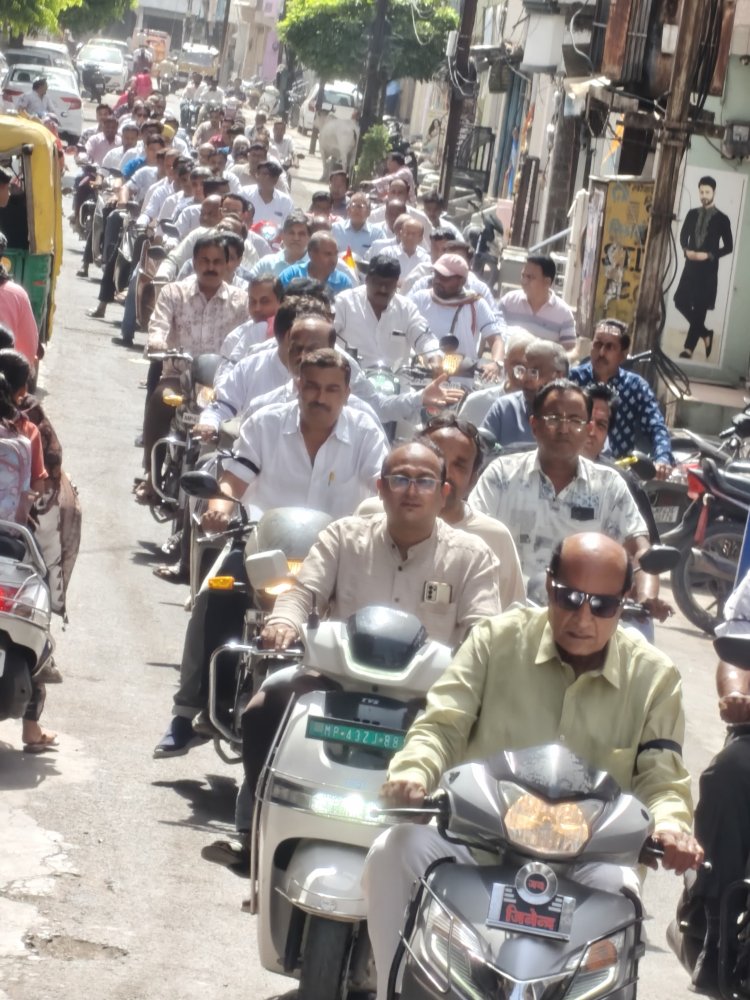 जैन समाज ने मौन रहकर जताया आक्रोश, रैली निकालकर दिया ज्ञापन