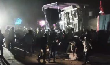 हादसे के बाद एक्शन मोड में प्रशासन, दो बिजलीकर्मी बर्खास्त व एक निलंबित, मृतकों के परिजन को चार-चार लाख देने की घोषणा
