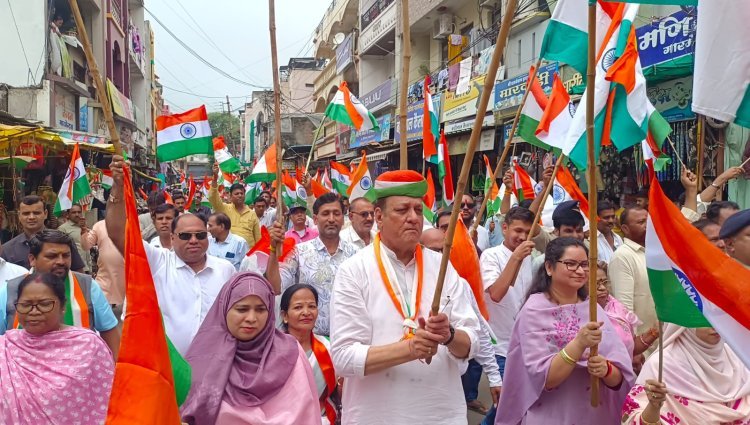 देशभक्ति के नारों से गूंजा जावरा, भगवा और तिरंगा यात्राएं निकली, गर्व के साथ लहराए राष्ट्र ध्वज