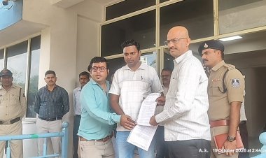 जीवन सिंह शेरपुर व डीपी धाकड़ के खिलाफ बिजली अधिकारी-कर्मचारियों ने खोला मोर्चा, ज्ञापन दिया