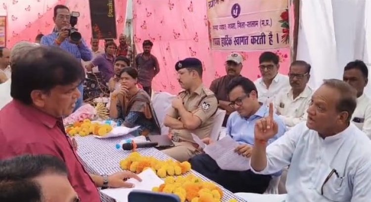 जन विश्वास शिविर में पीडब्ल्यूडी ईई को विधायक डॉ. पांडेय ने सुनाई खरी-खरी, पीएमश्री स्कूल में भी जताई नाराजगी
