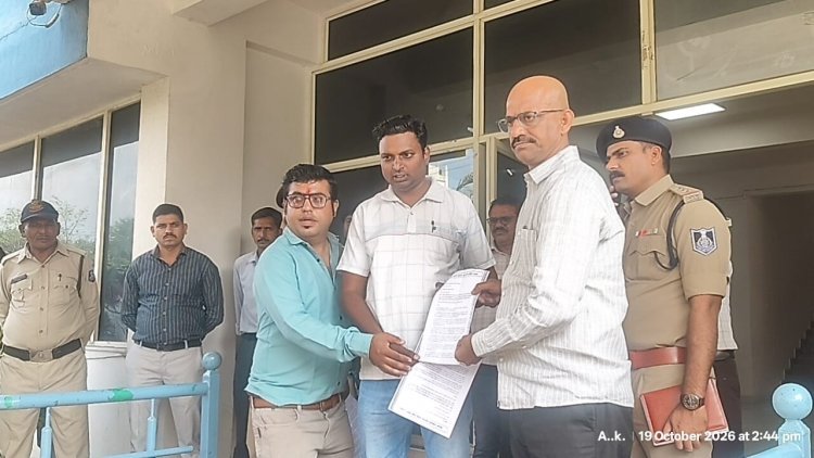 जीवन सिंह शेरपुर व डीपी धाकड़ के खिलाफ बिजली अधिकारी-कर्मचारियों ने खोला मोर्चा, ज्ञापन दिया